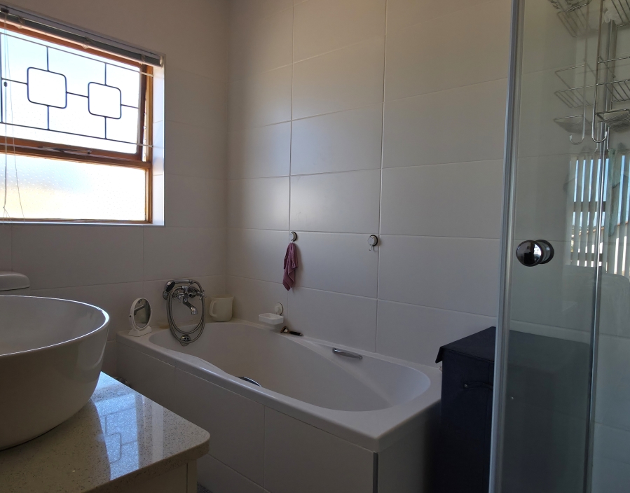 4 Bedroom Property for Sale in Wavecrest Eastern Cape
